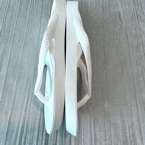 Archies White Sandals Size 6 - Picture 7 of 7